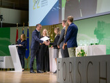 Wissenschaft Zukunft Preise 2022: Landesrat Jochen Danninger, Alina Lenzer,...